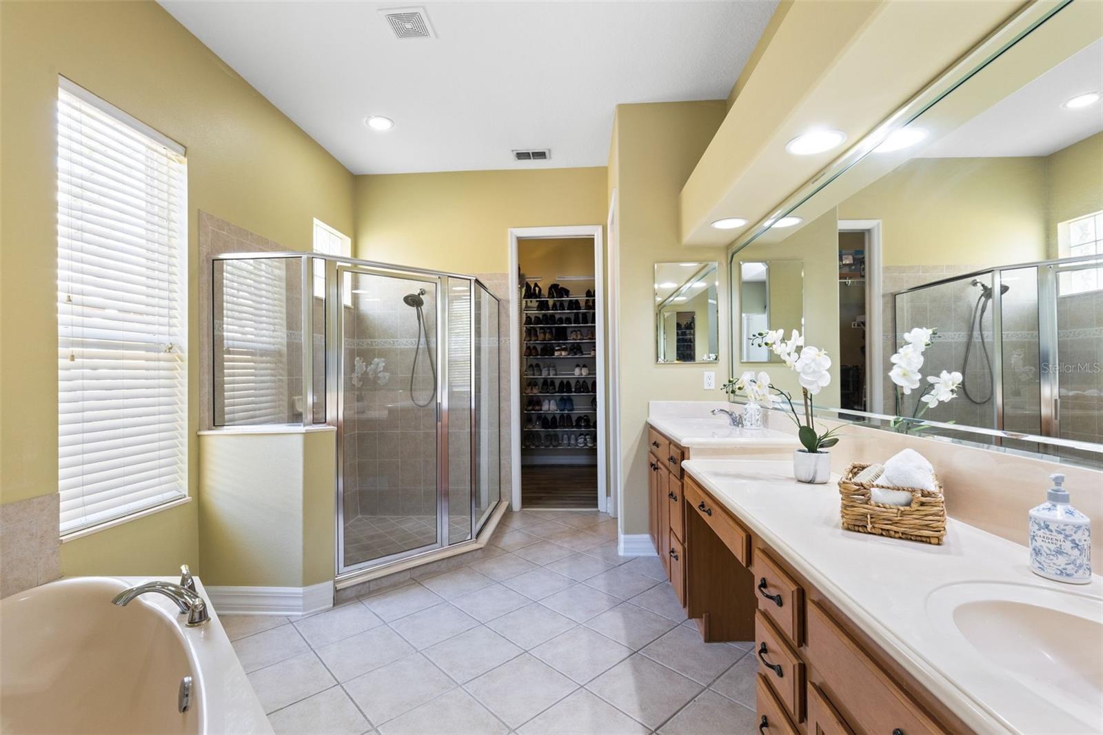 BUCKINGHAM ESTATES - Residential