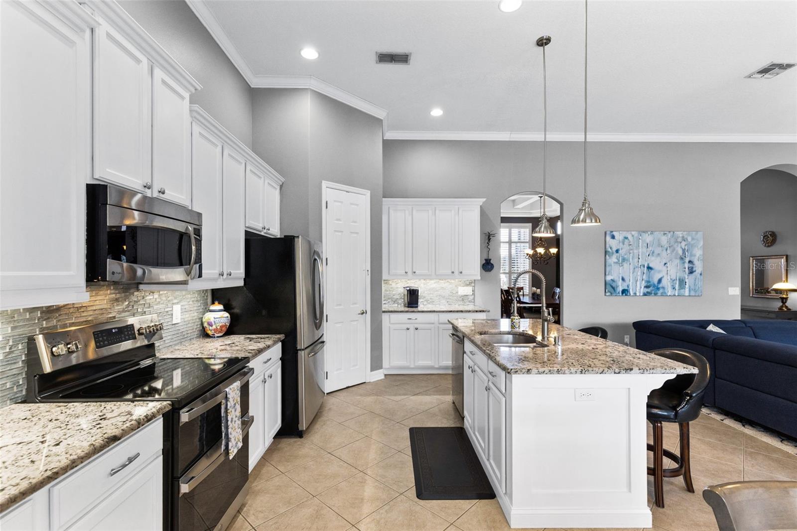 BUCKINGHAM ESTATES - Residential