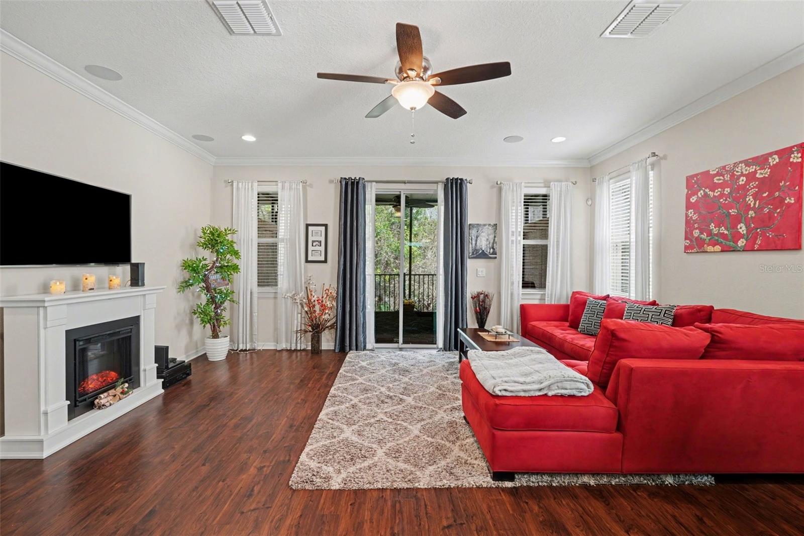 TUSCANY WOODS PRESERVE - Residential