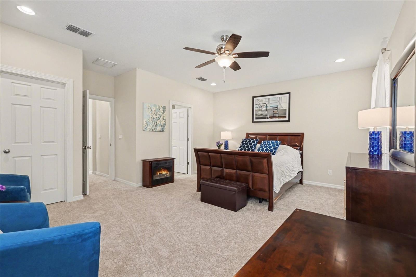 TUSCANY WOODS PRESERVE - Residential