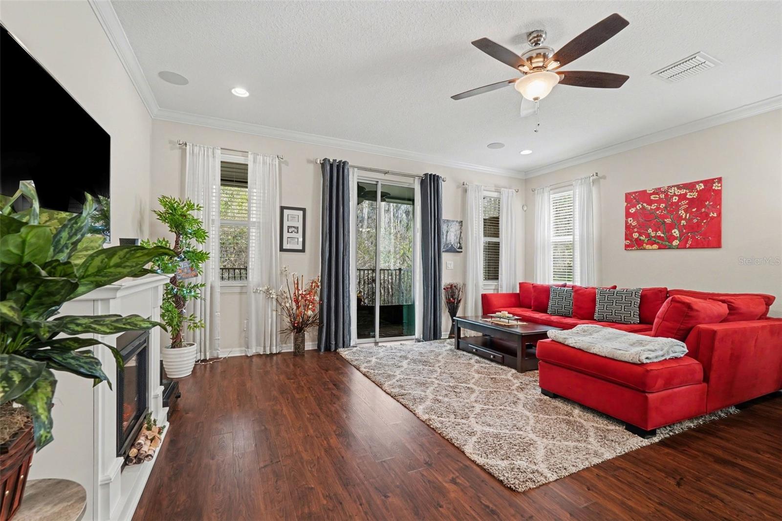 TUSCANY WOODS PRESERVE - Residential