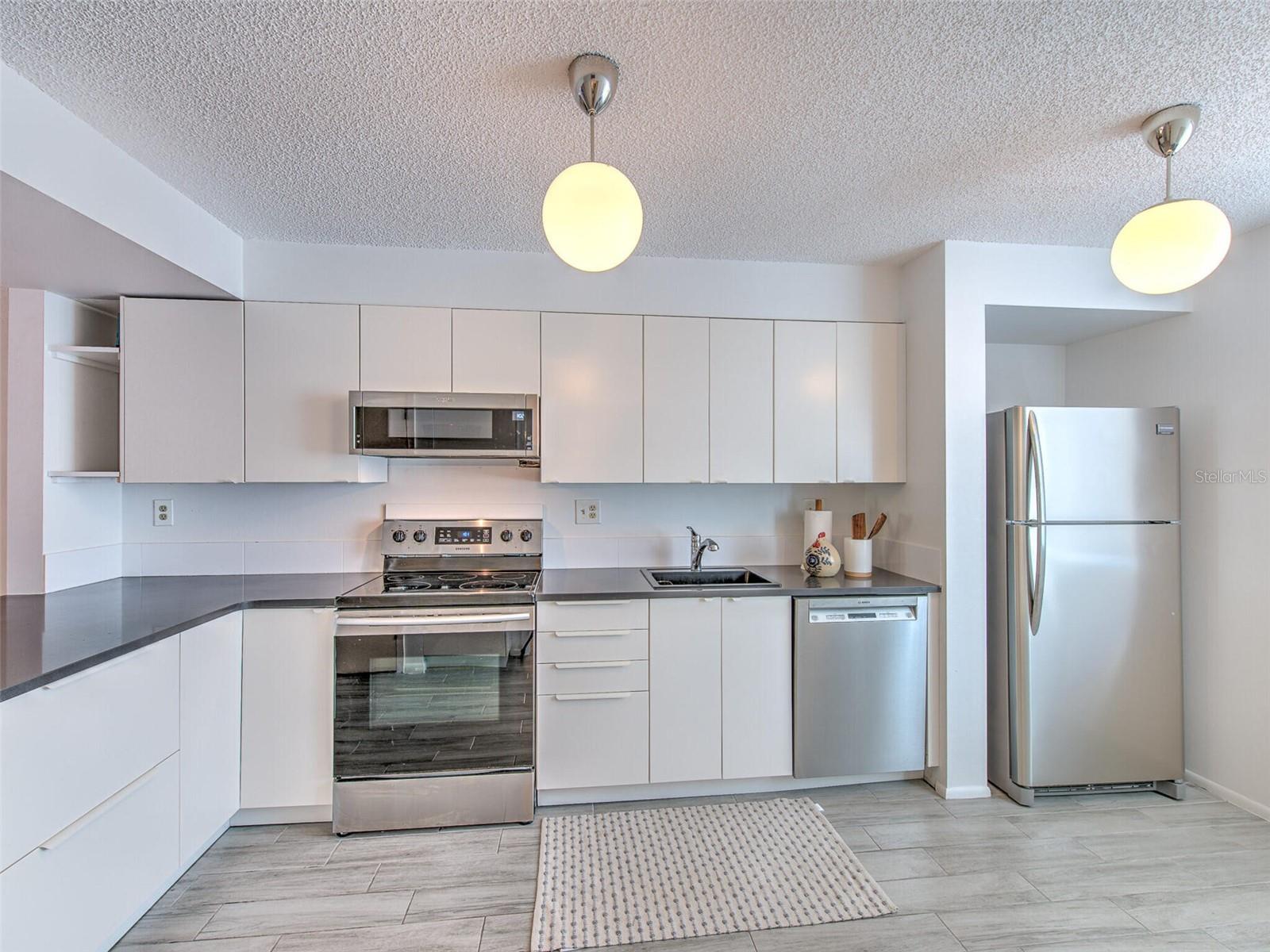 BAYPORT BCH & TEN PH D - Residential Lease