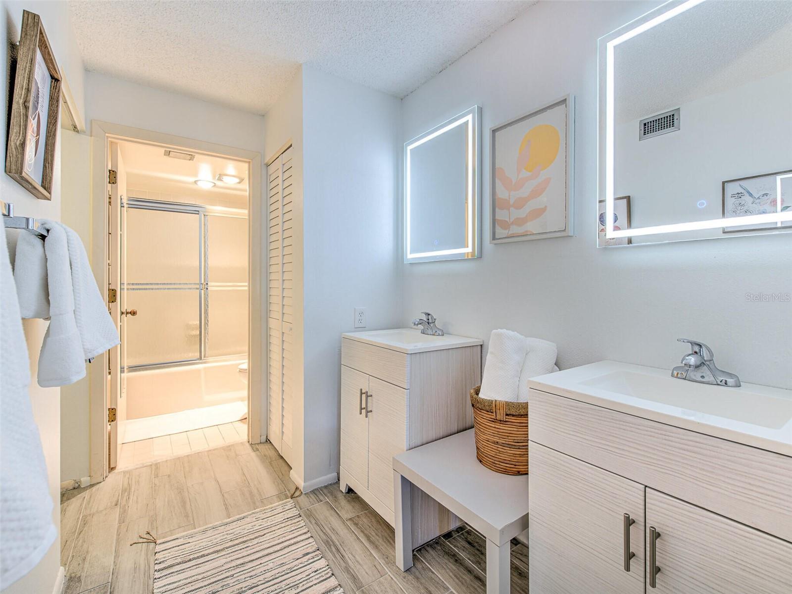 BAYPORT BCH & TEN PH D - Residential Lease