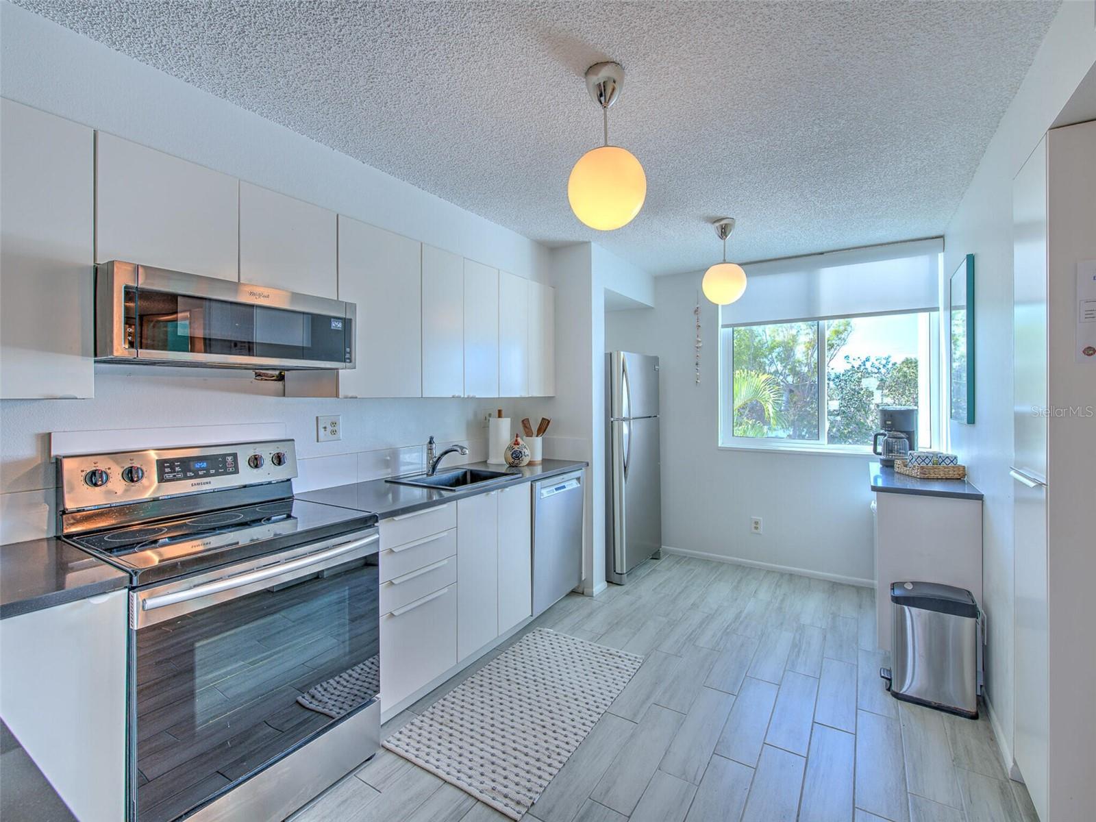 BAYPORT BCH & TEN PH D - Residential Lease