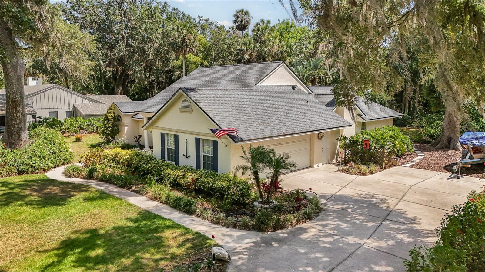 LAKE BEAUCLAIRE SUB - Residential