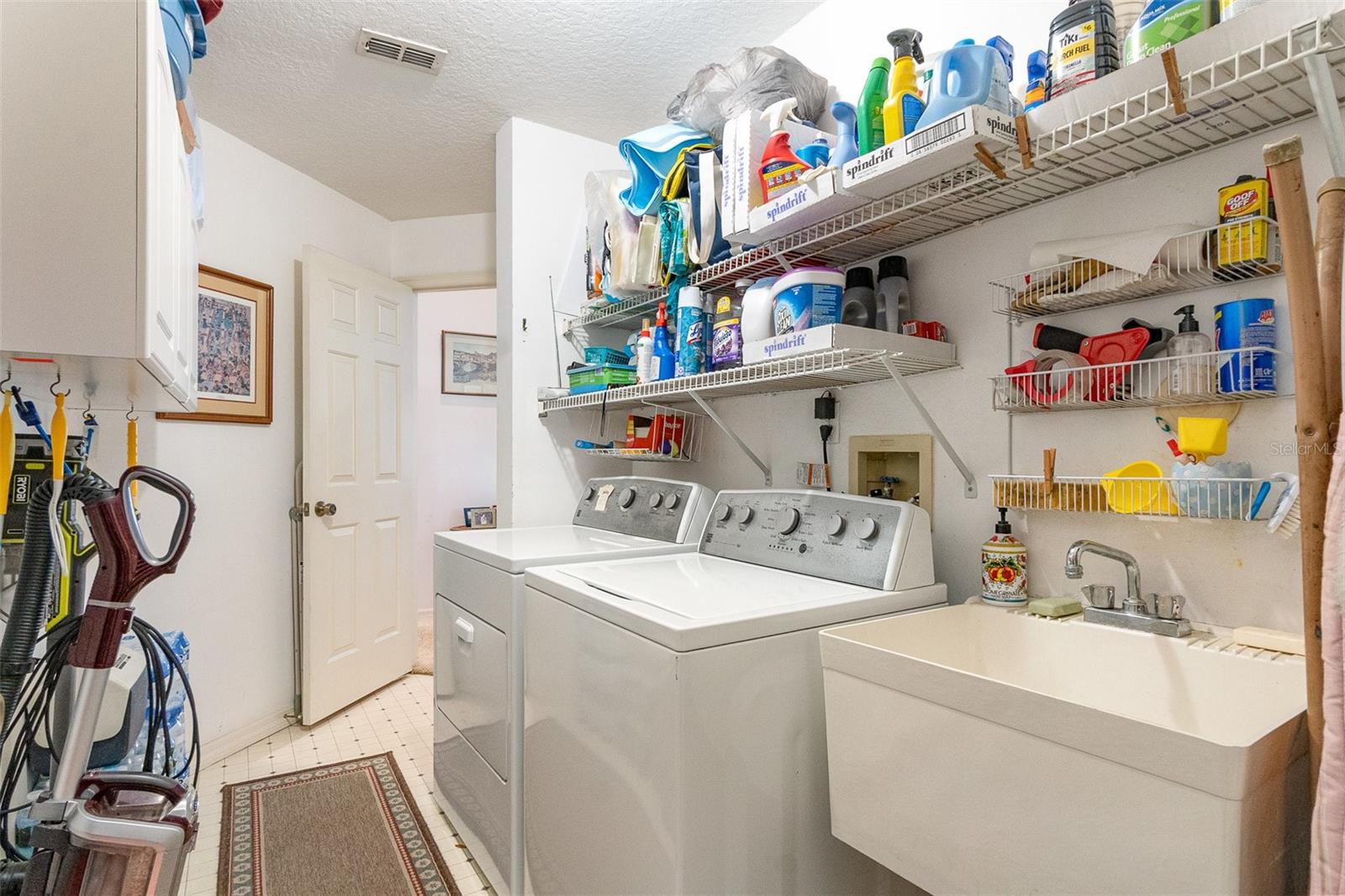 LAKE BEAUCLAIRE SUB - Residential