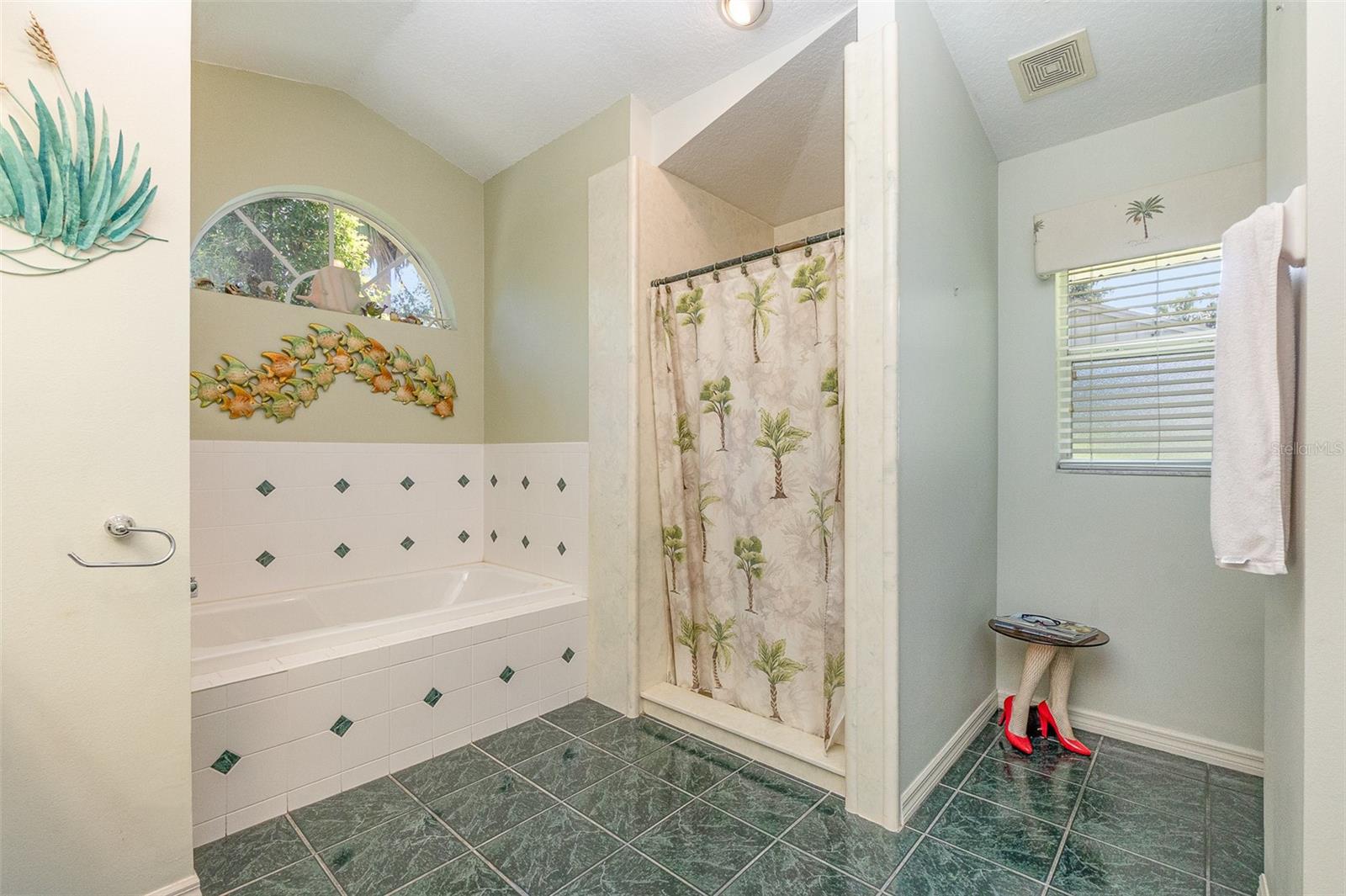 LAKE BEAUCLAIRE SUB - Residential