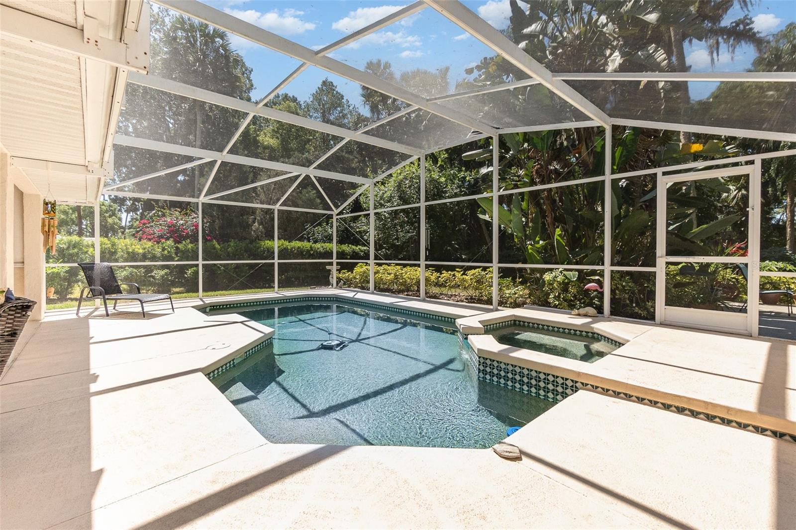 LAKE BEAUCLAIRE SUB - Residential