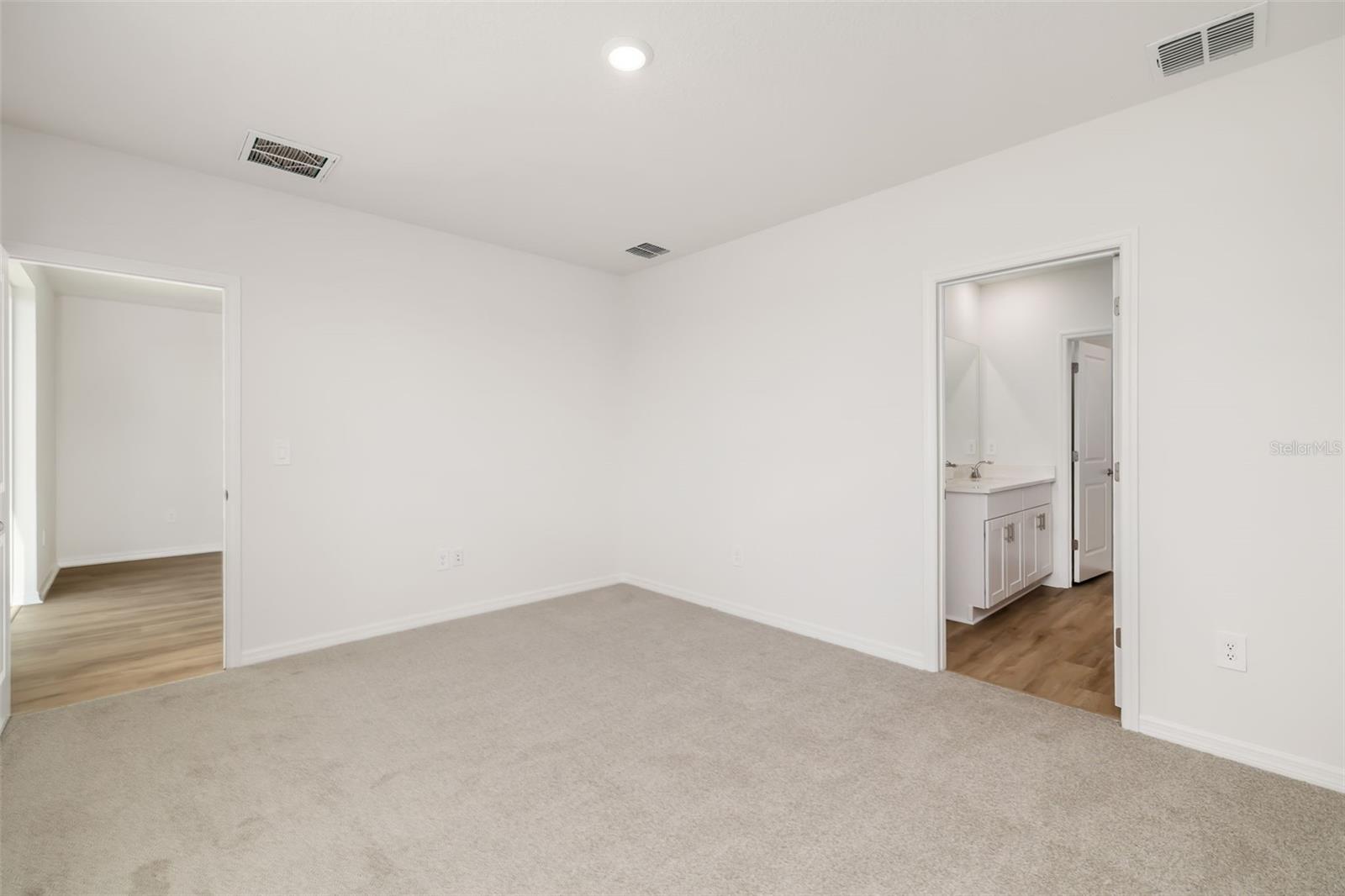 OAKFIELD TRAILS - Residential Lease