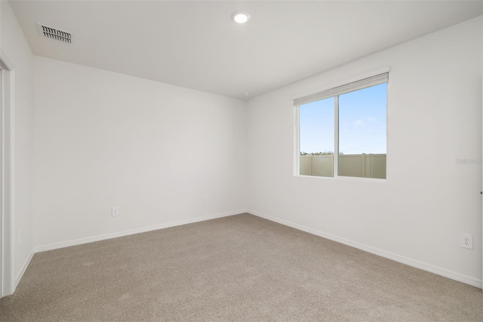 OAKFIELD TRAILS - Residential Lease