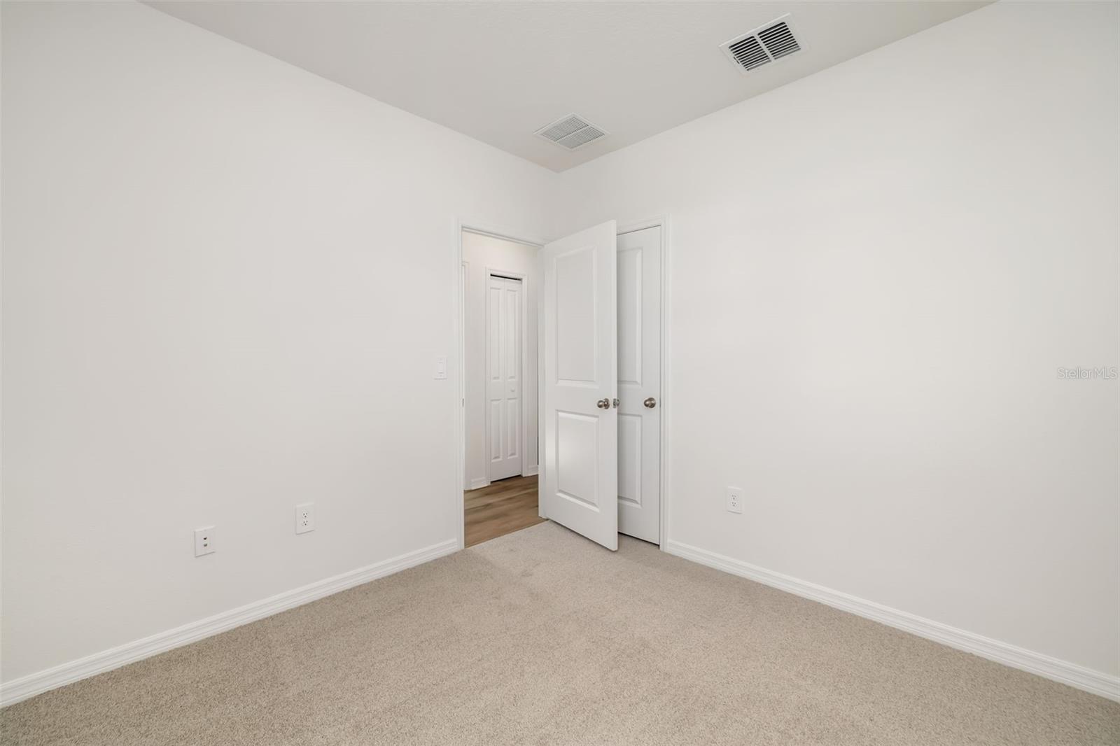 OAKFIELD TRAILS - Residential Lease