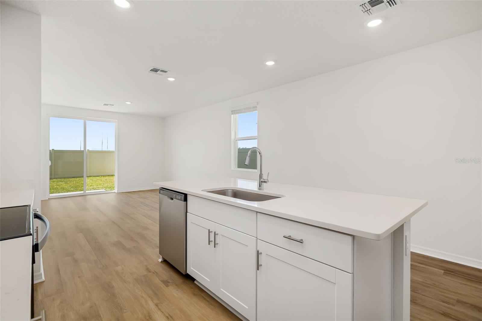 OAKFIELD TRAILS - Residential Lease