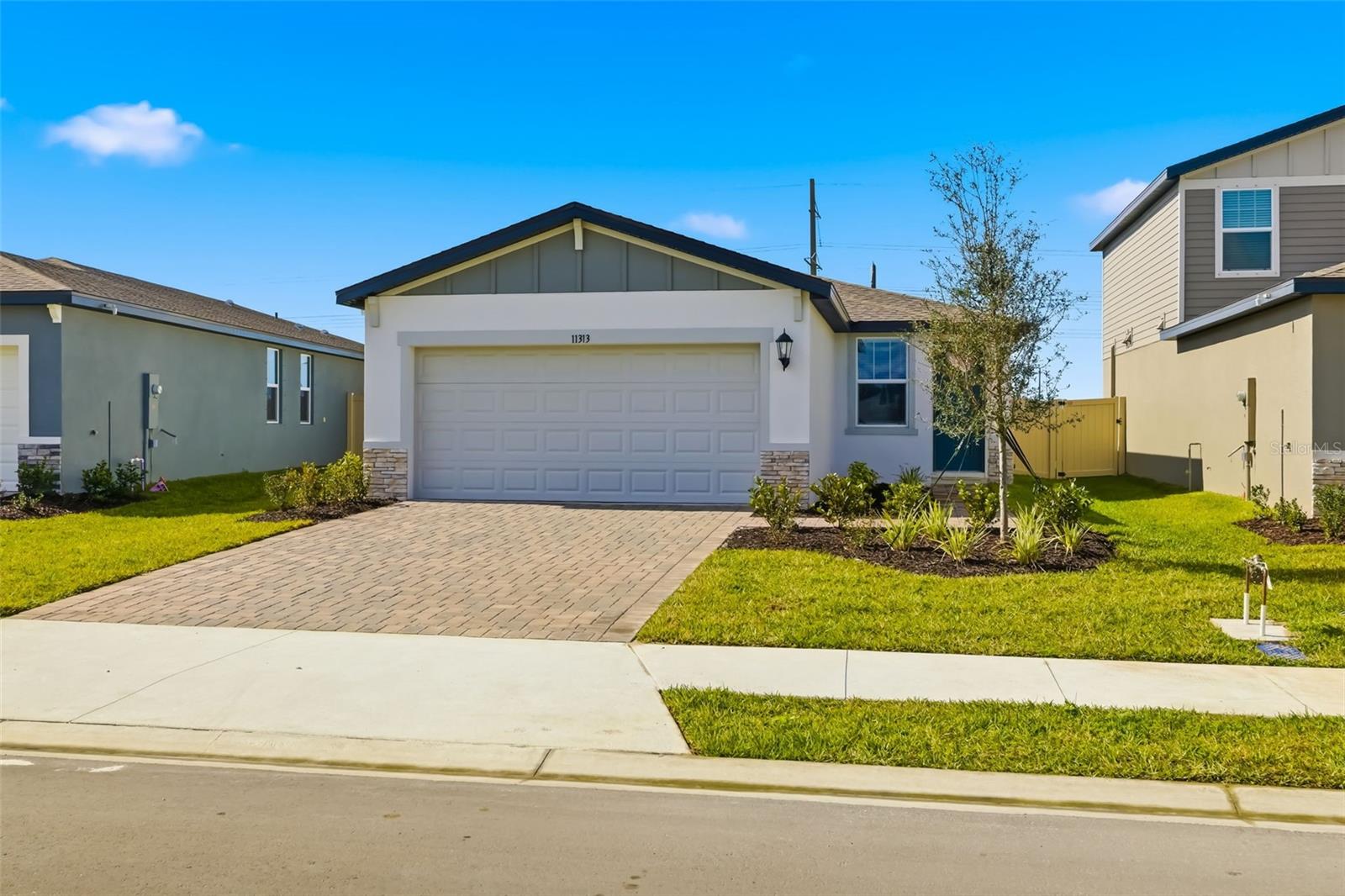 OAKFIELD TRAILS - Residential Lease