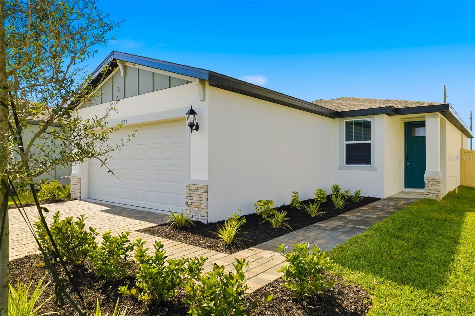 OAKFIELD TRAILS - Residential Lease