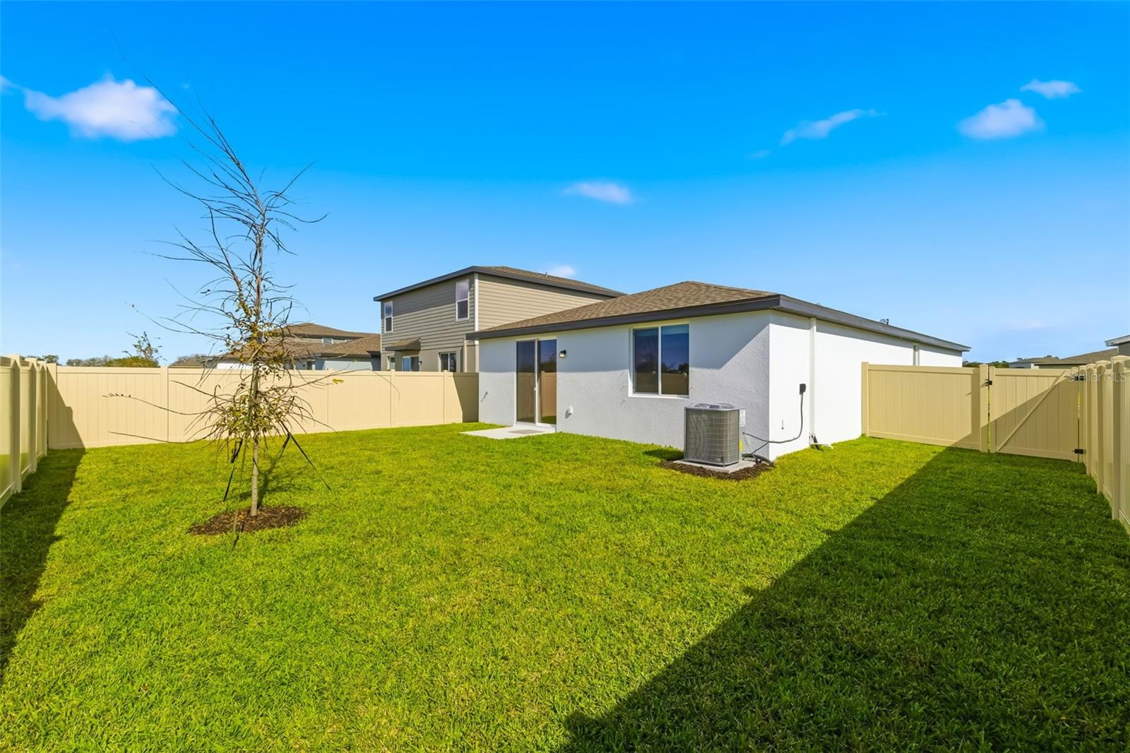 OAKFIELD TRAILS - Residential Lease