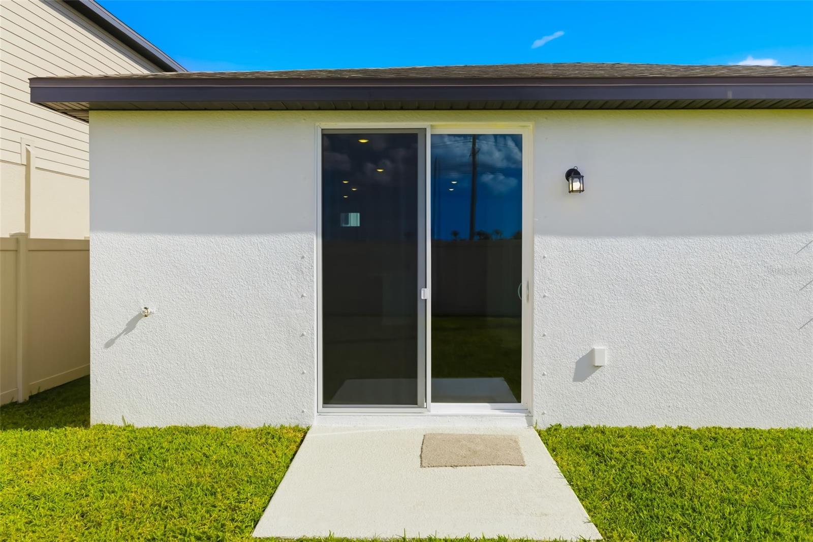 OAKFIELD TRAILS - Residential Lease