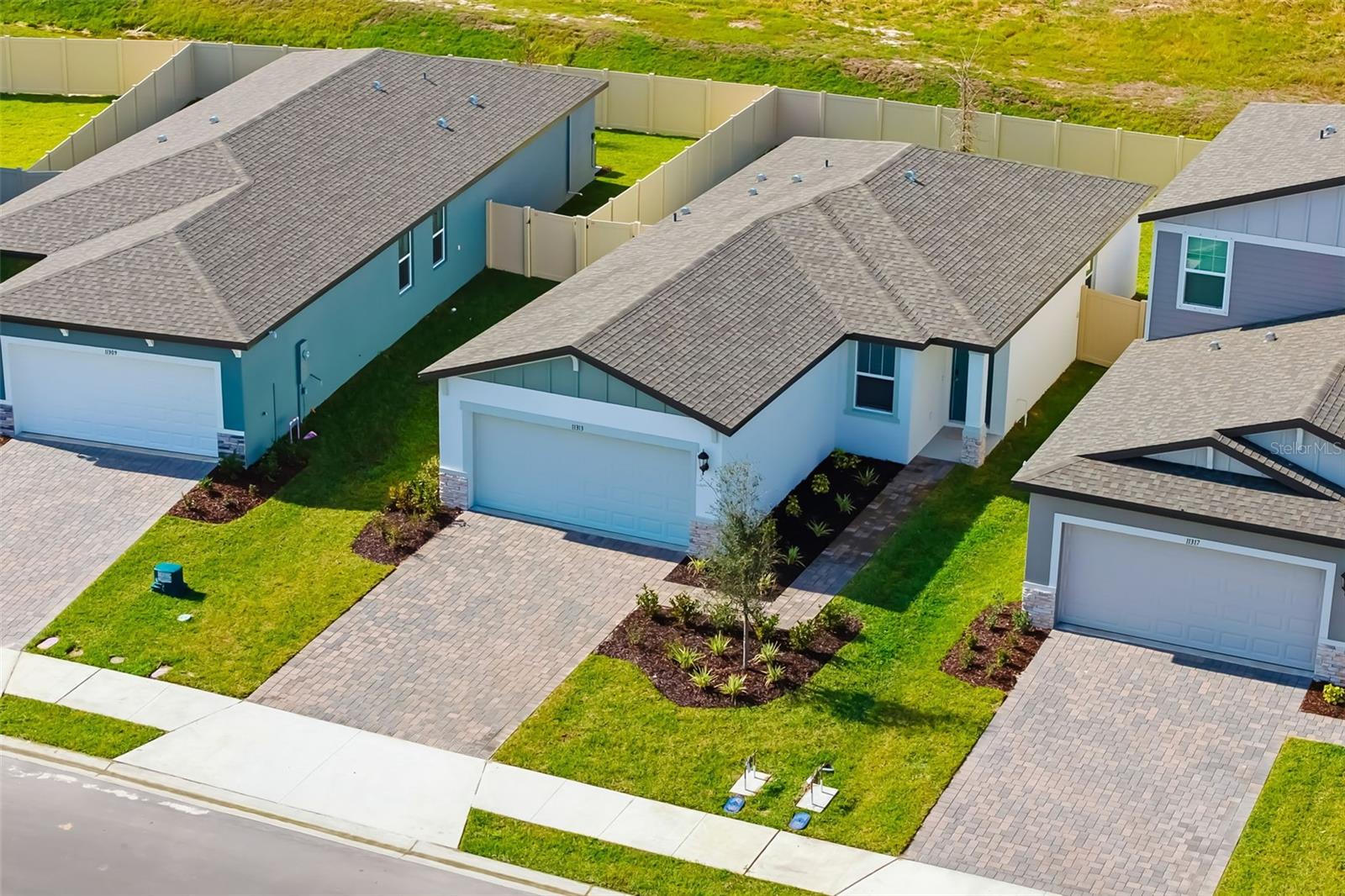 OAKFIELD TRAILS - Residential Lease