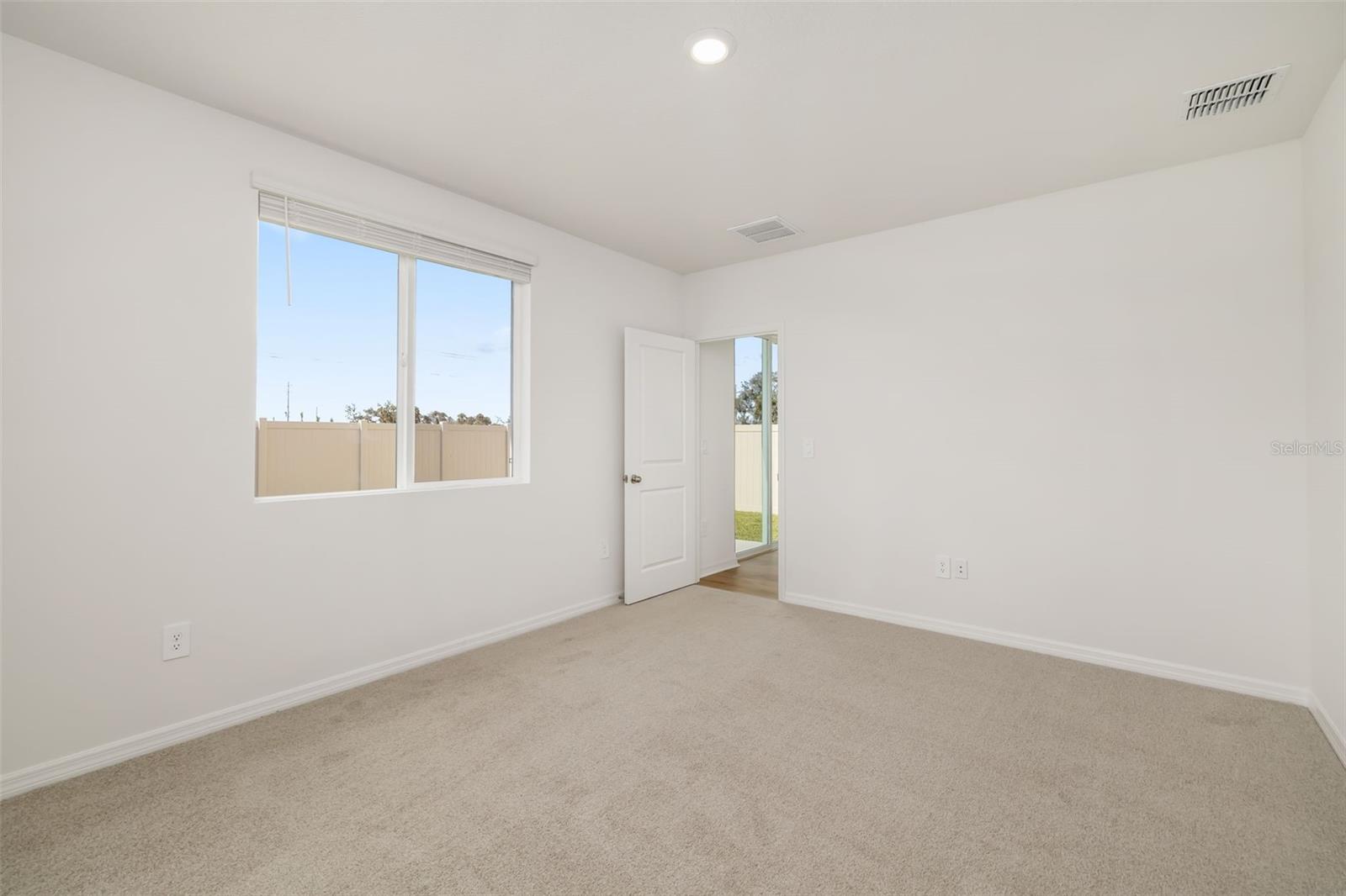 OAKFIELD TRAILS - Residential Lease