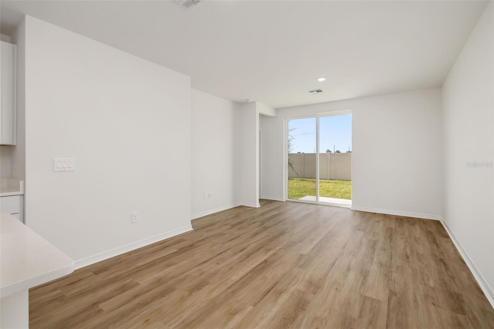 OAKFIELD TRAILS - Residential Lease