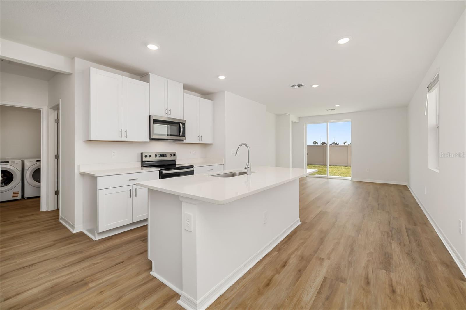 OAKFIELD TRAILS - Residential Lease