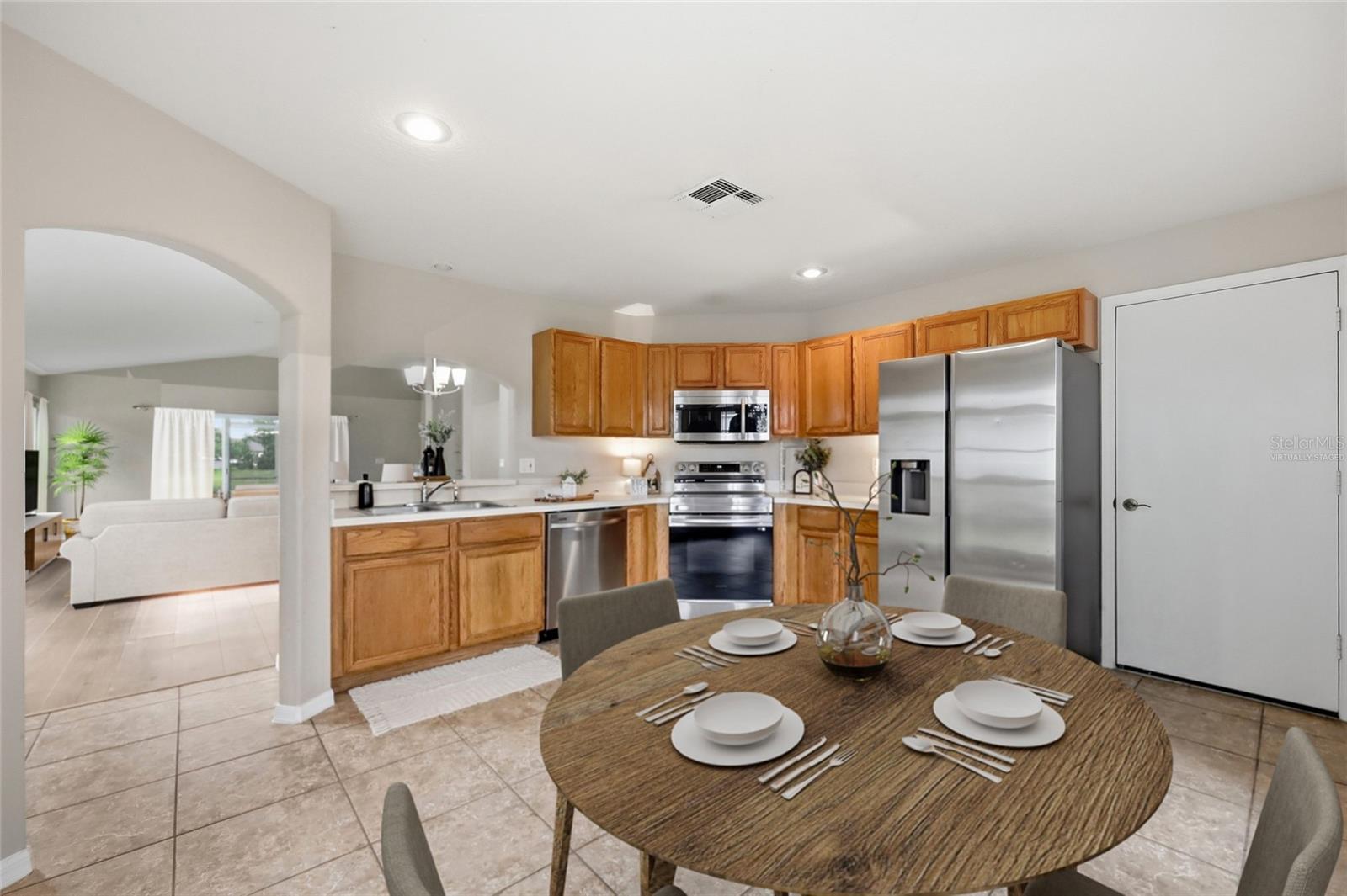 2729 REGENCY OAK LANE