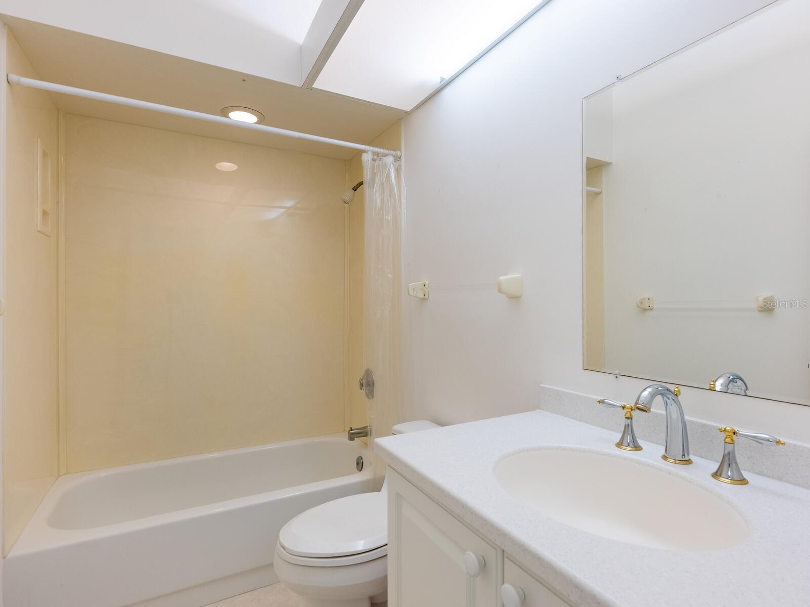 CHELMSFORD CLOSE - THE MEADOWS - Residential
