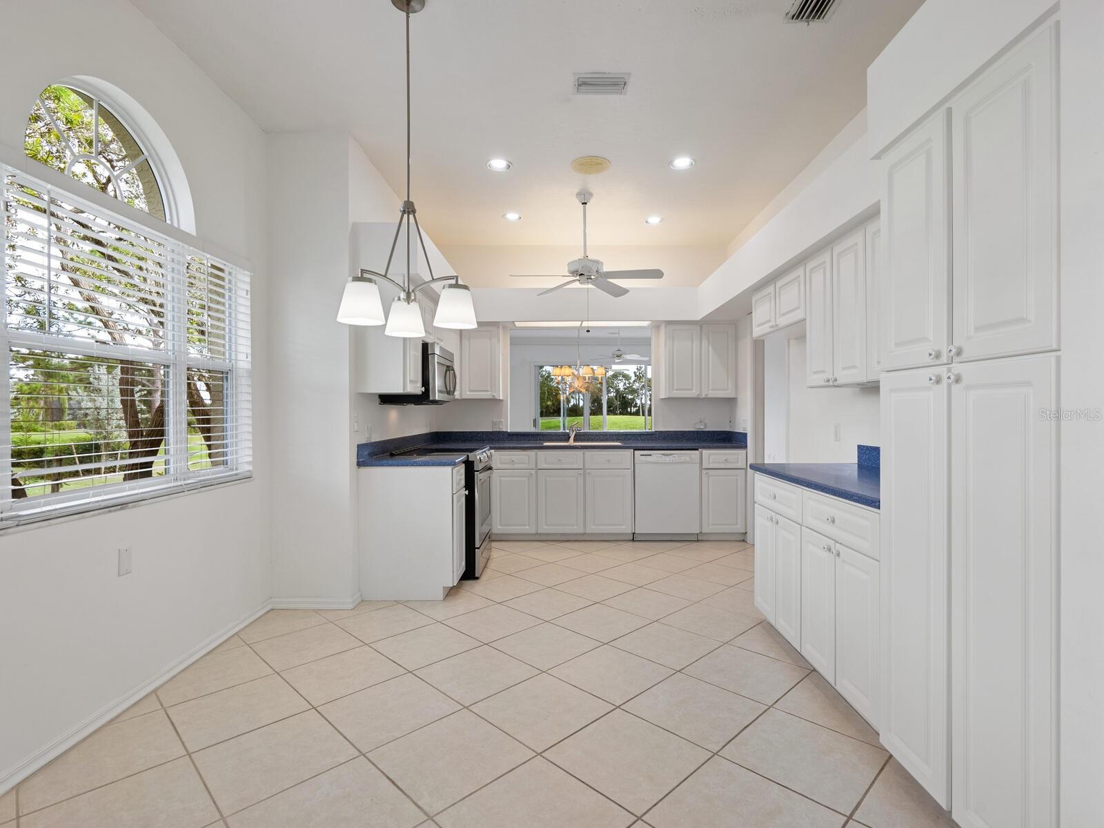 CHELMSFORD CLOSE - THE MEADOWS - Residential