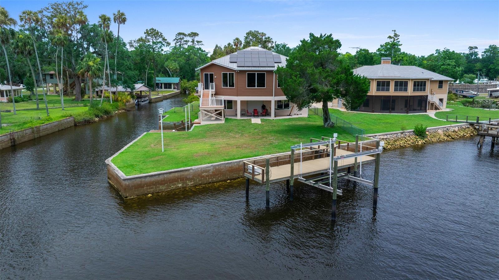 7 OAK DRIVE
