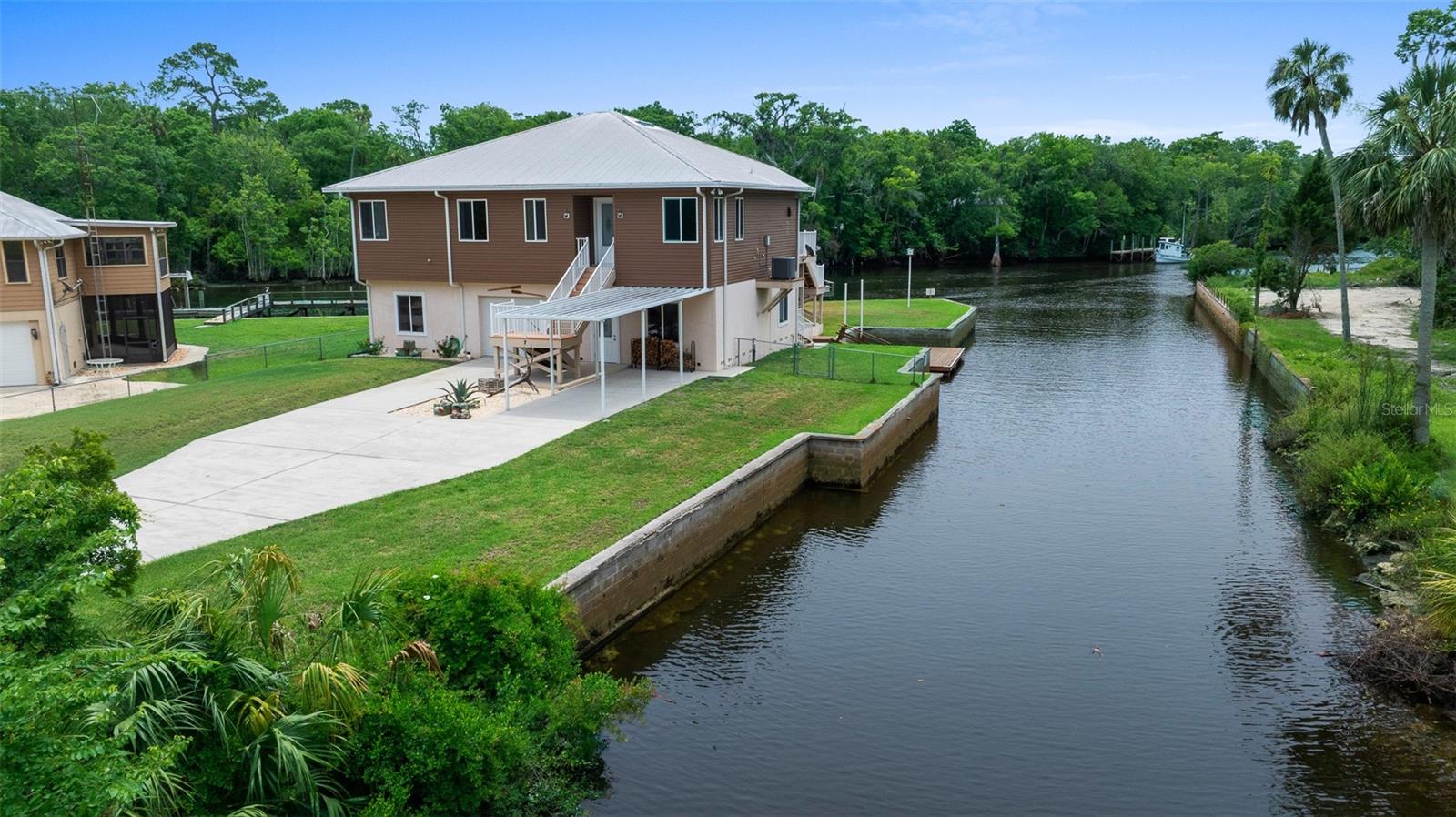 7 OAK DRIVE
