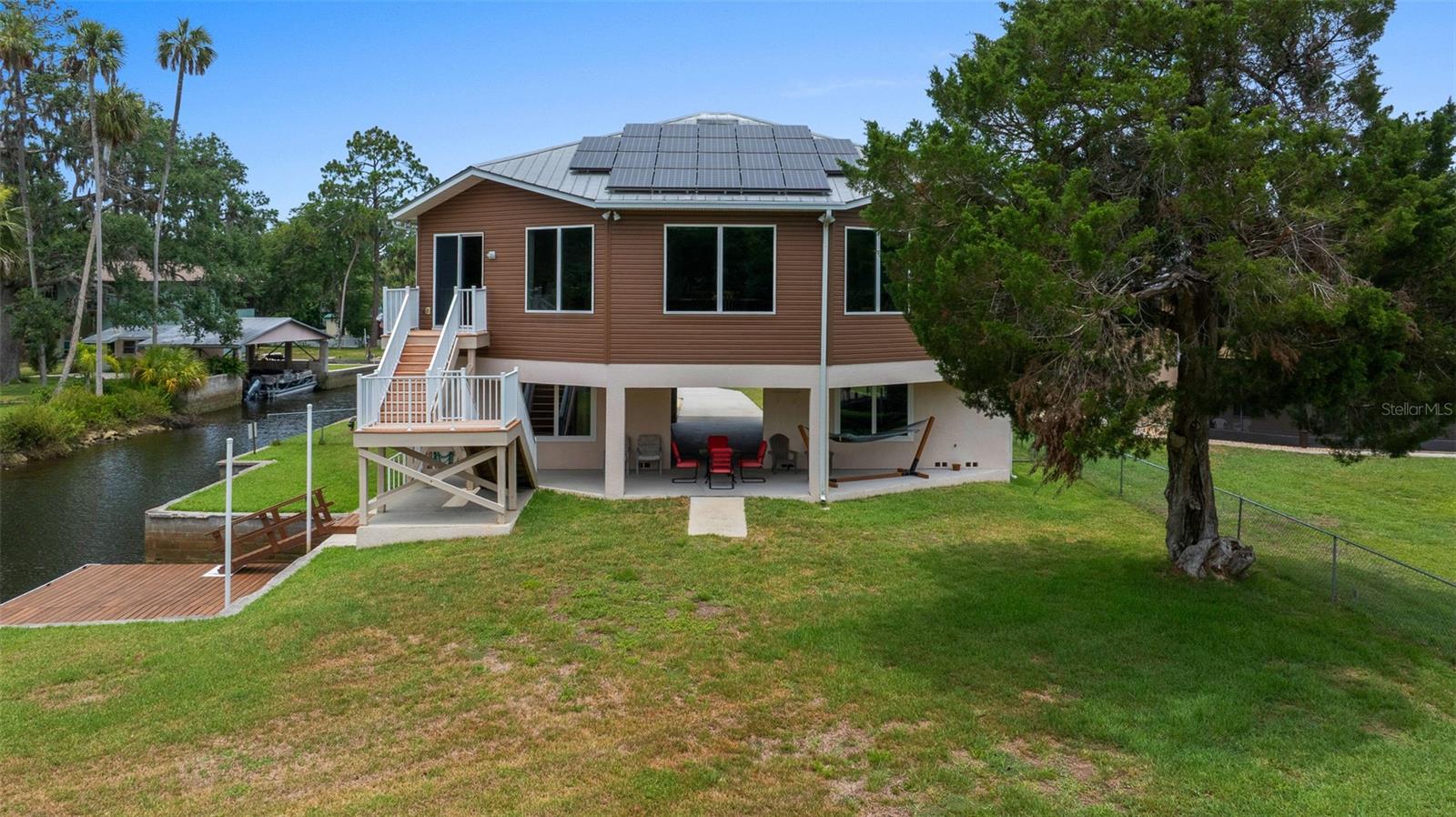7 OAK DRIVE