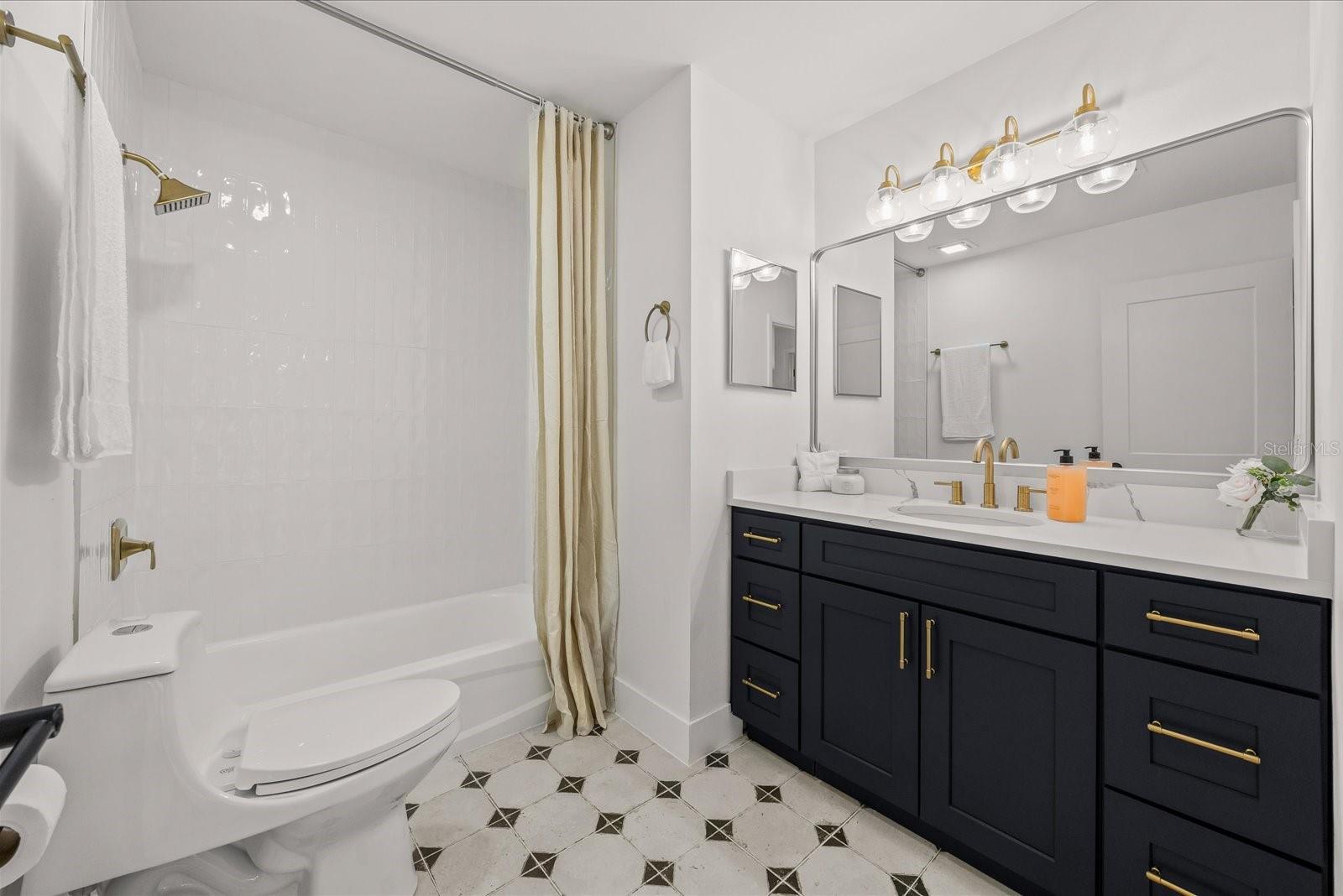 RIVERGREEN VILLAS - Residential