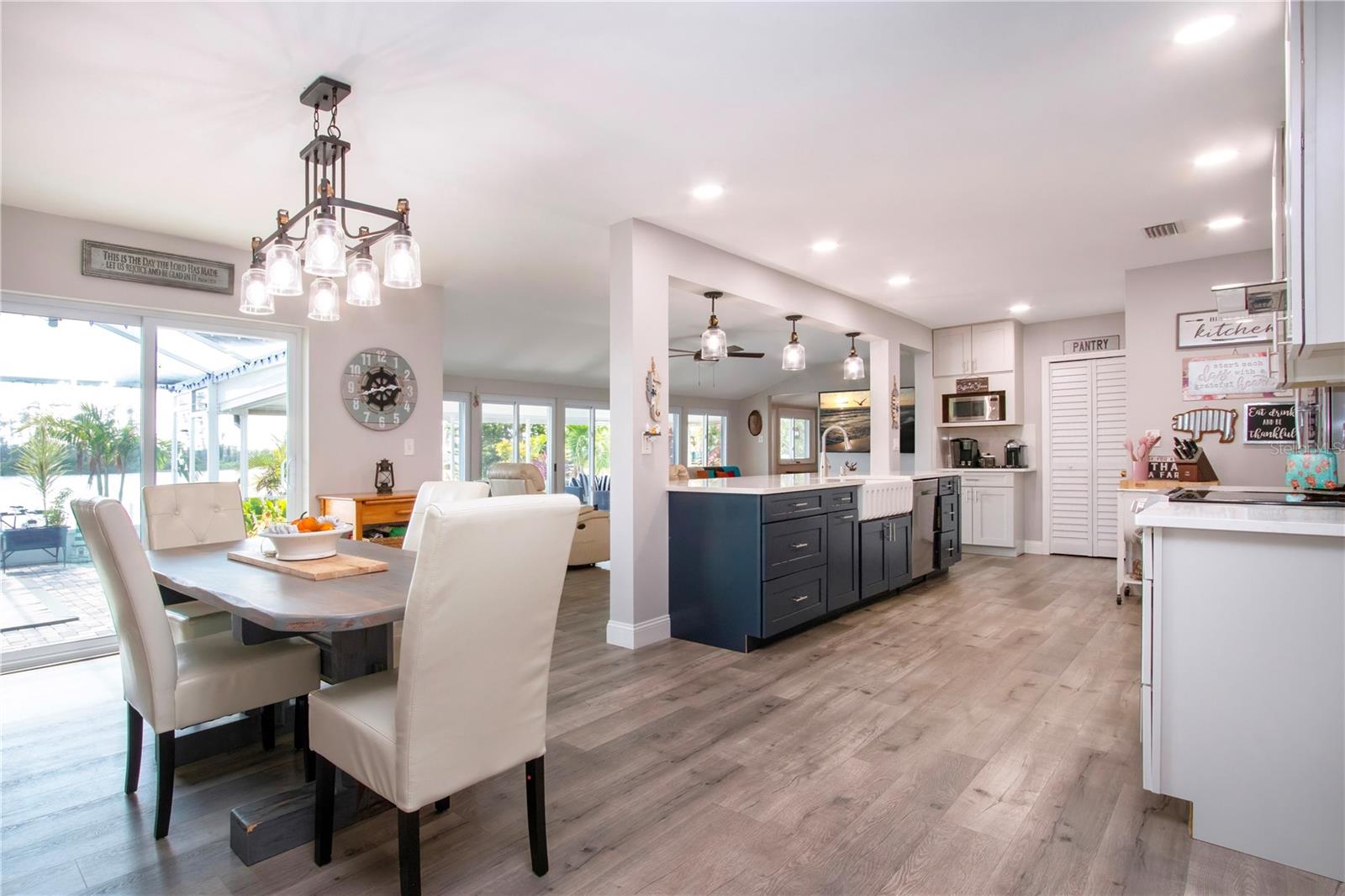 DEL WEBBS SUN CITY FLORIDA UN - Residential