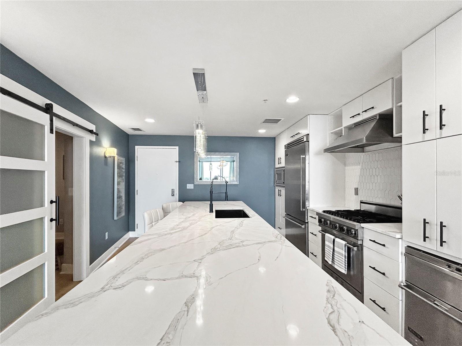 1208 E KENNEDY BOULEVARD 923
