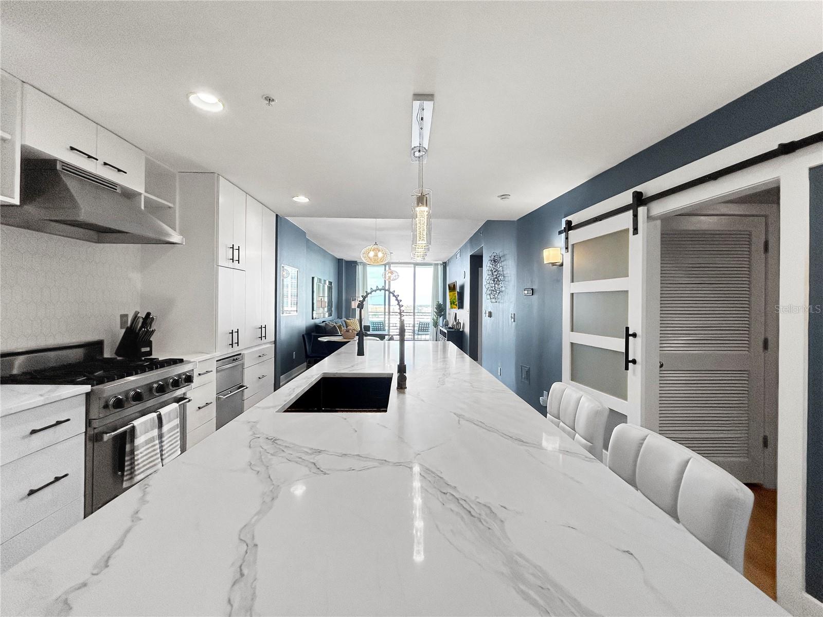 1208 E KENNEDY BOULEVARD 923