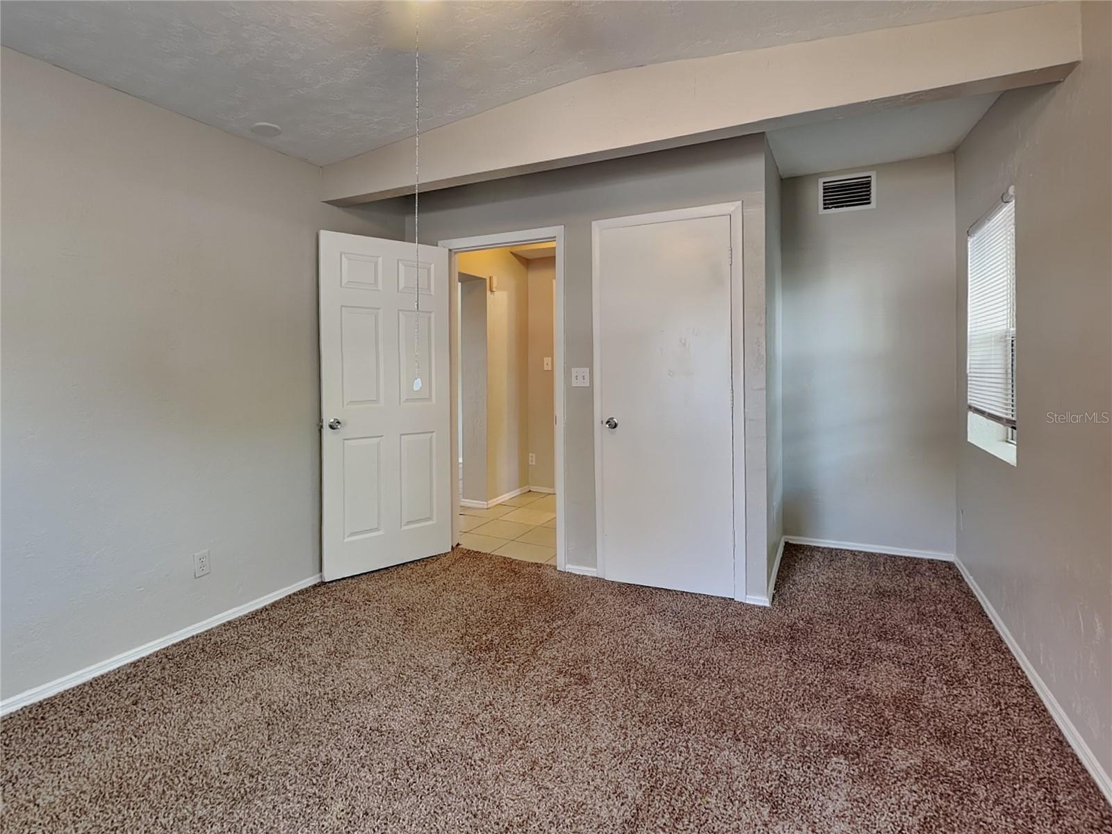 KENNETH CITY - Residential Lease