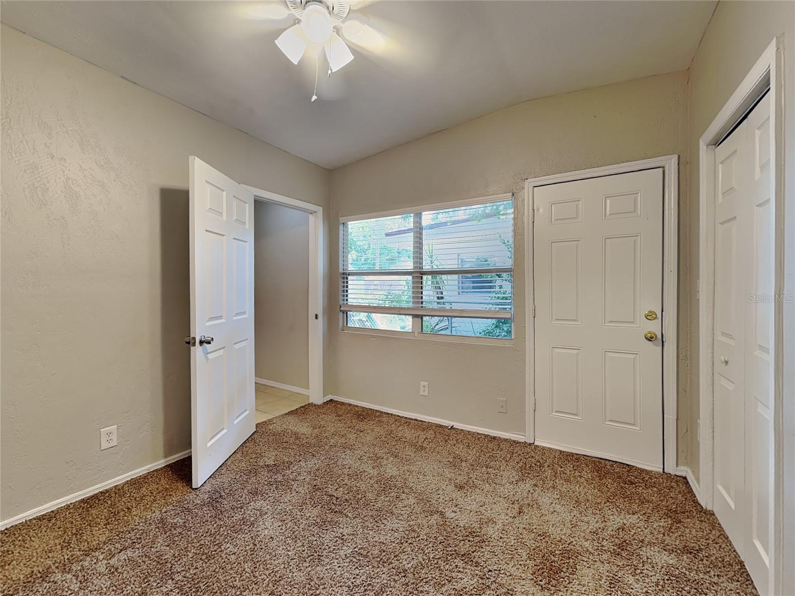 KENNETH CITY - Residential Lease