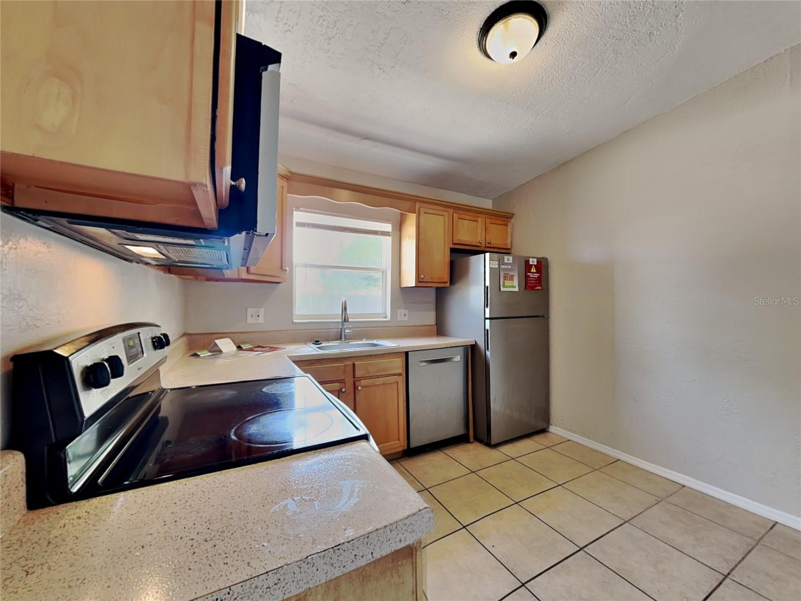 KENNETH CITY - Residential Lease
