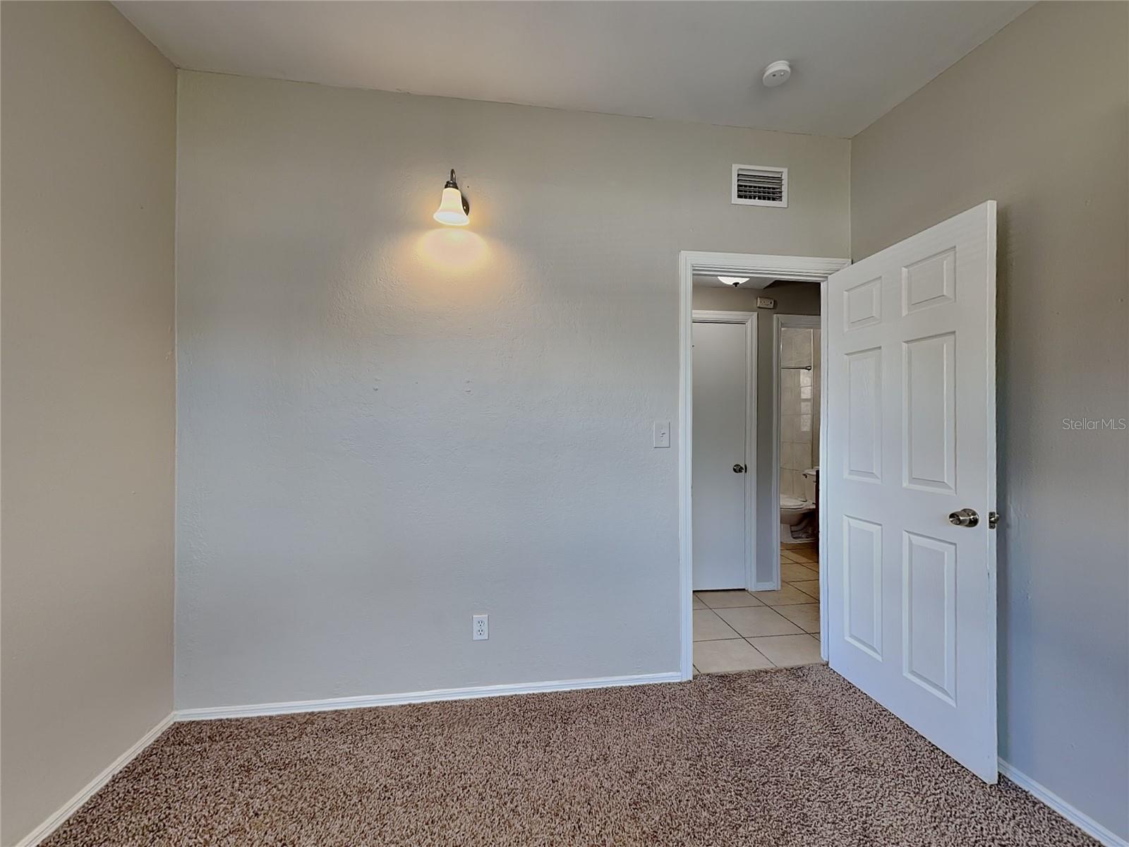 KENNETH CITY - Residential Lease