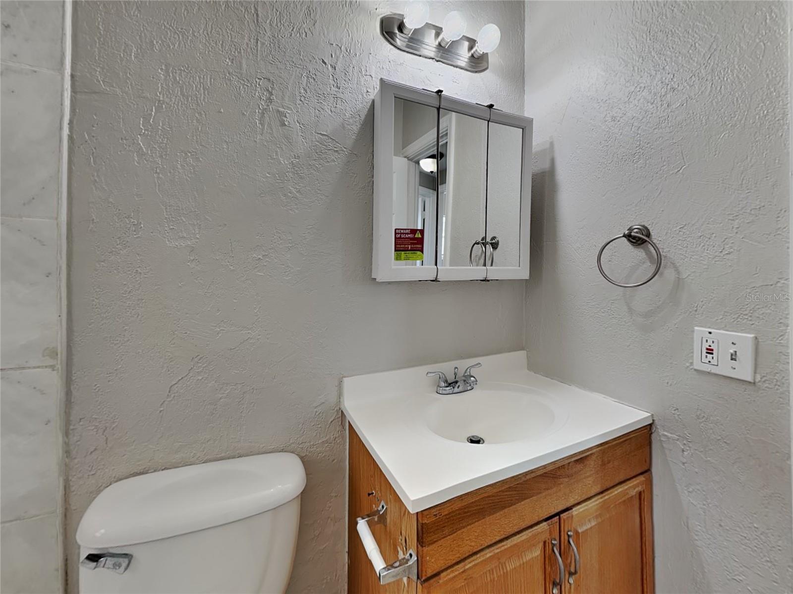 KENNETH CITY - Residential Lease