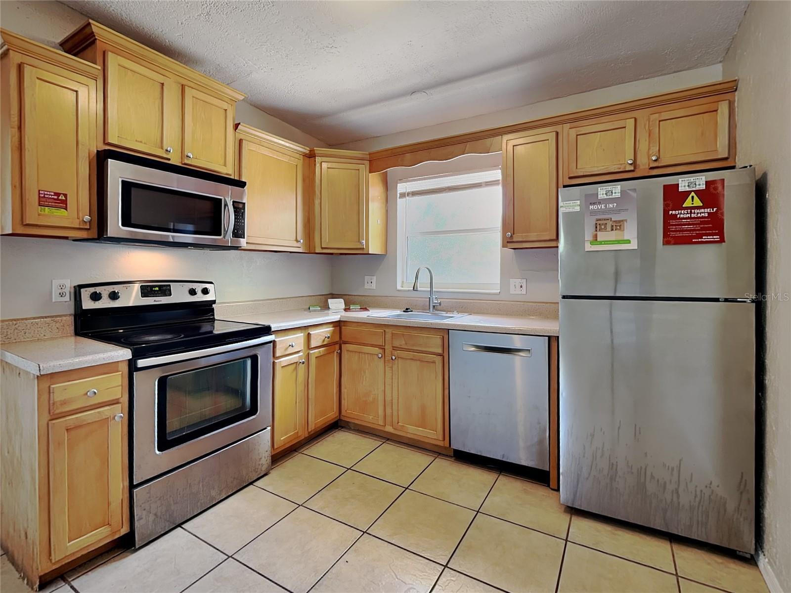 KENNETH CITY - Residential Lease