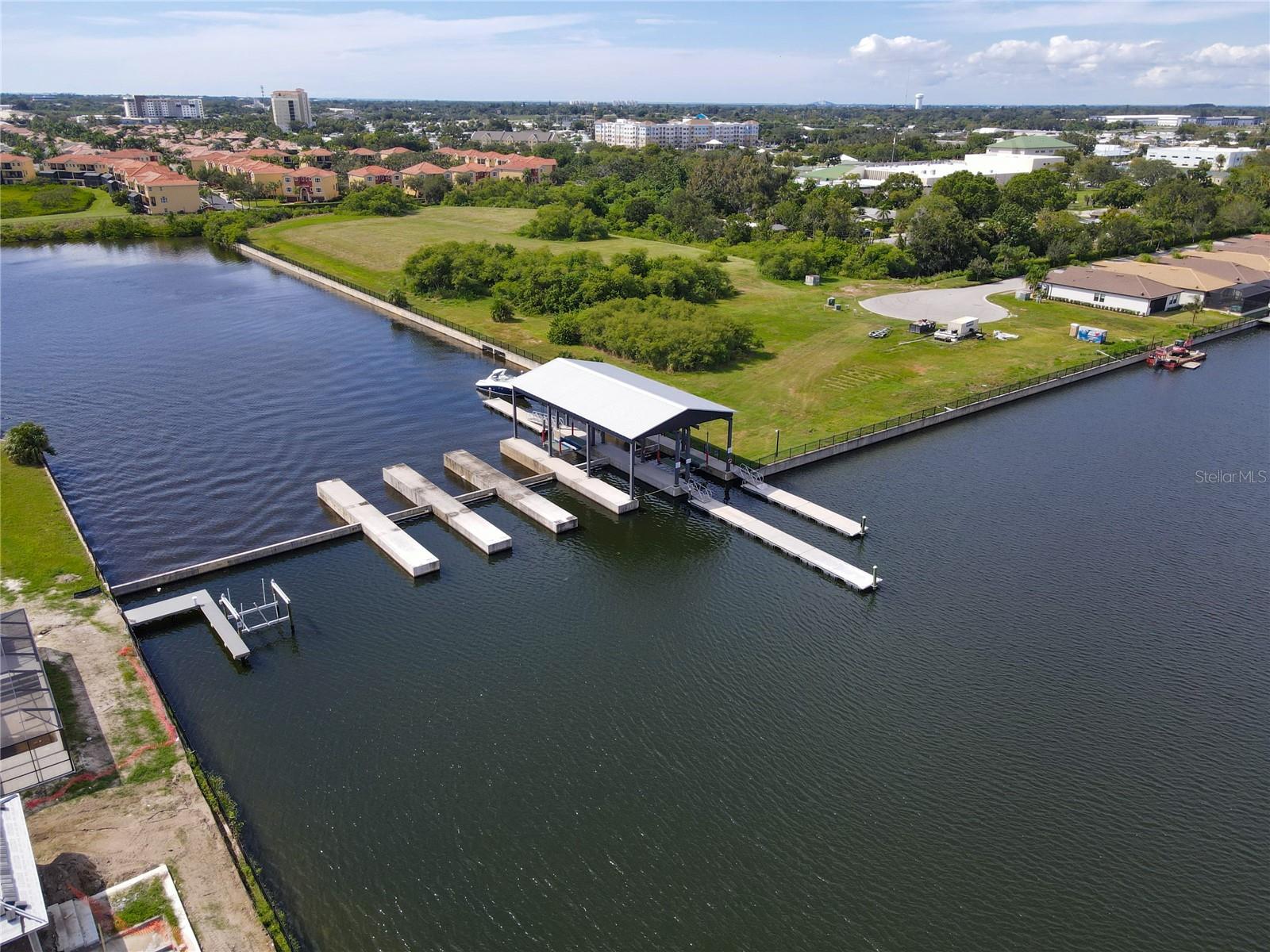 SANCTUARY COVE - Residential