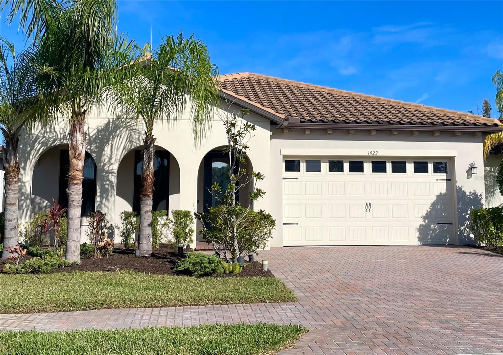 SANCTUARY COVE - Residential