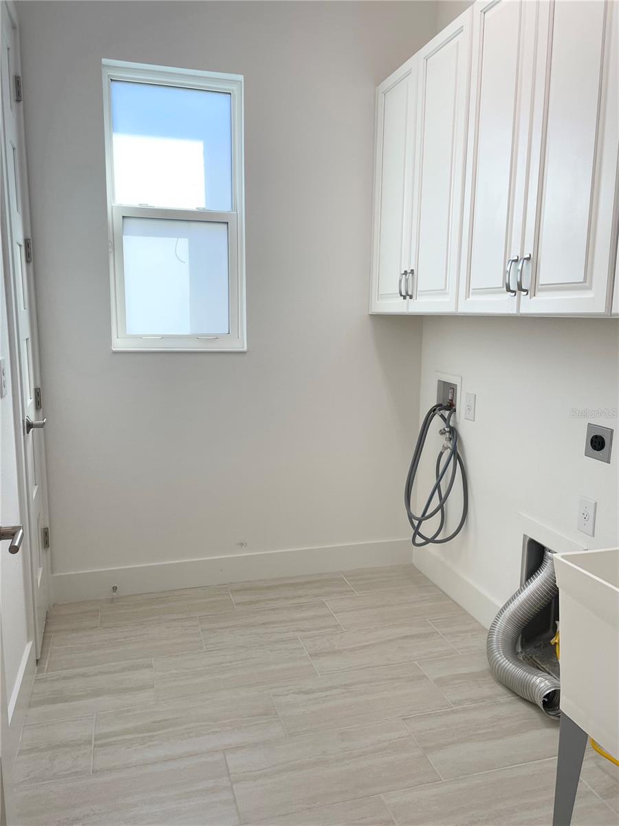 SANCTUARY COVE - Residential