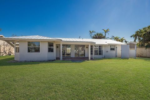 A home in HOLMES BEACH