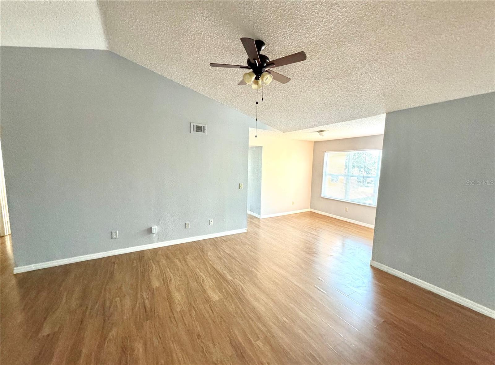 Spacious 3/2 Condominium in the Gated Venetian Place Community, Conveniently located A short drive from Orlando International Airport, Downtown Orlando, And the east Orlando area! Amenities include a Stunning! community pool, tennis courts, and fitness center.
