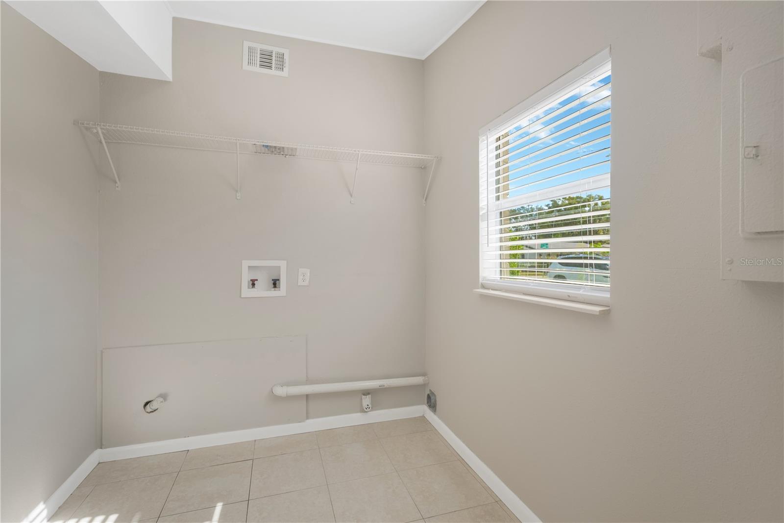 LAND LACKEY ESTATES UNIT 2 - Residential