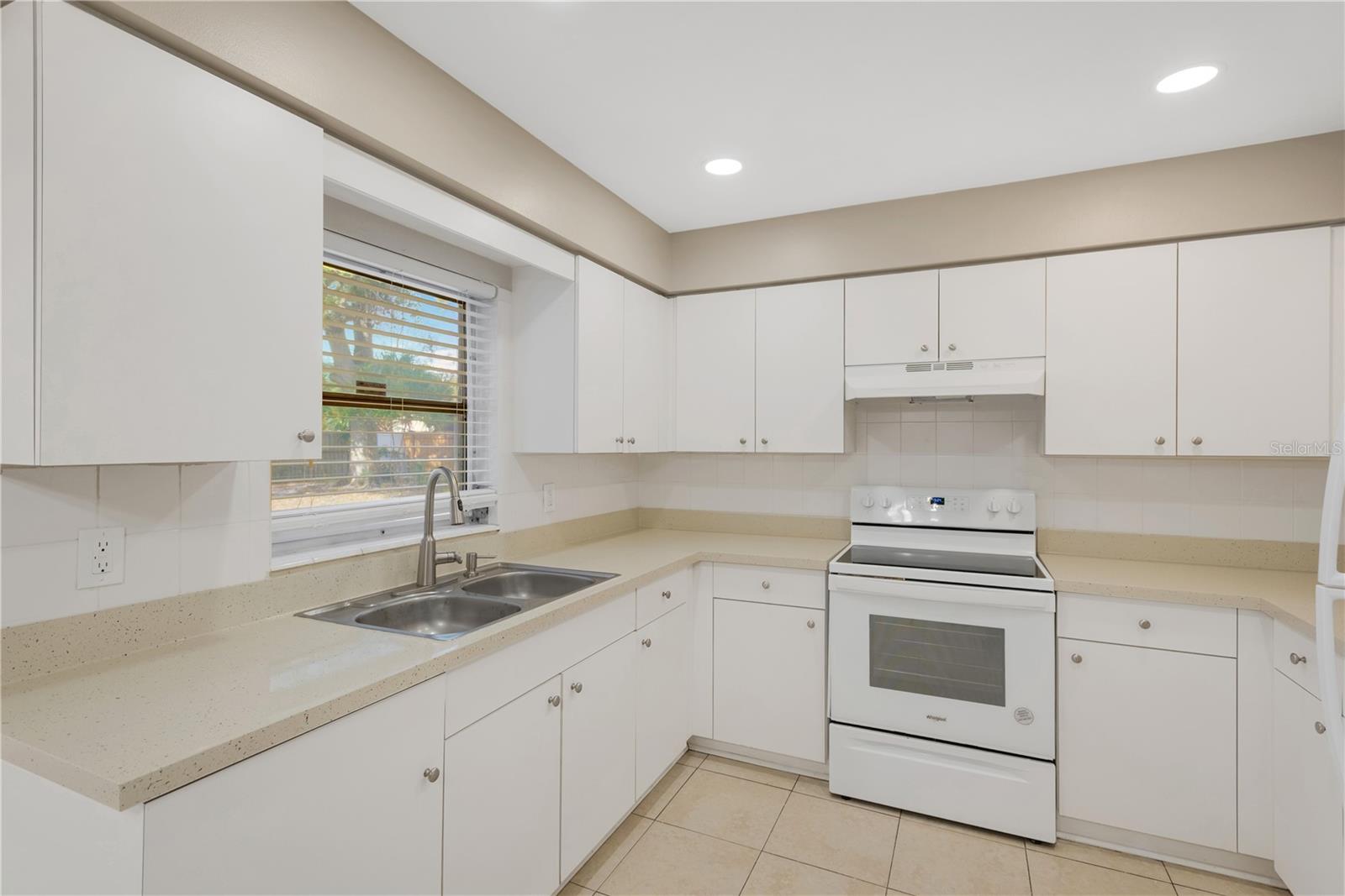 LAND LACKEY ESTATES UNIT 2 - Residential