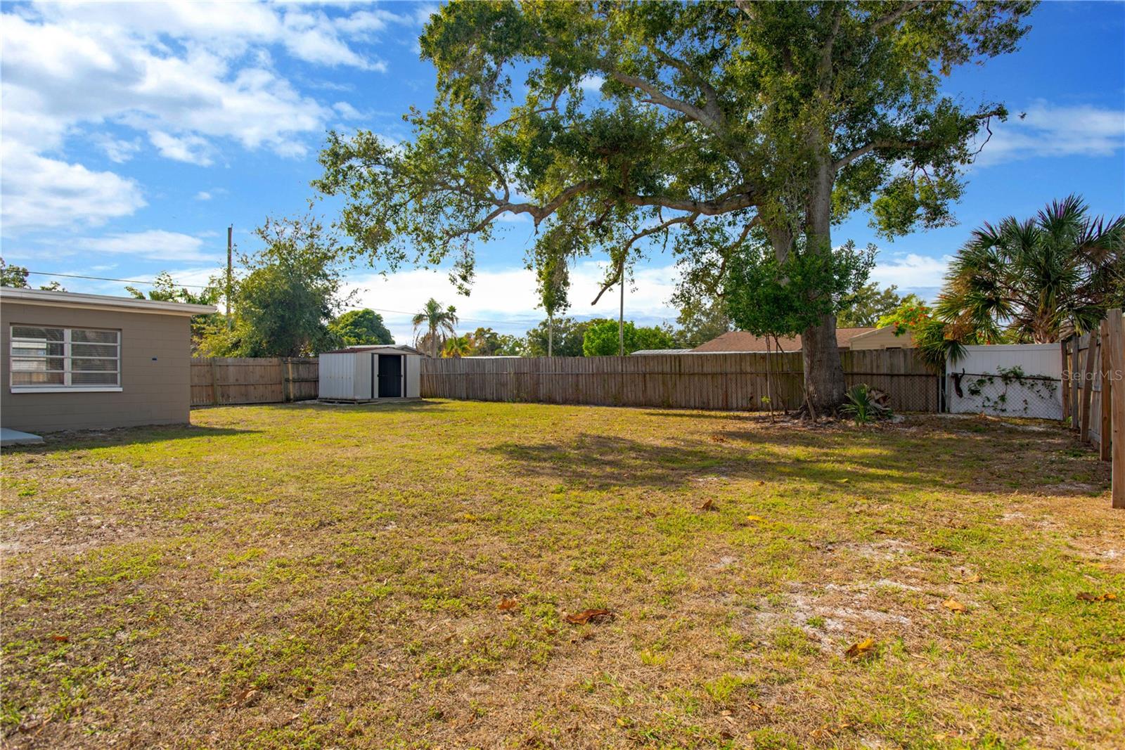 LAND LACKEY ESTATES UNIT 2 - Residential