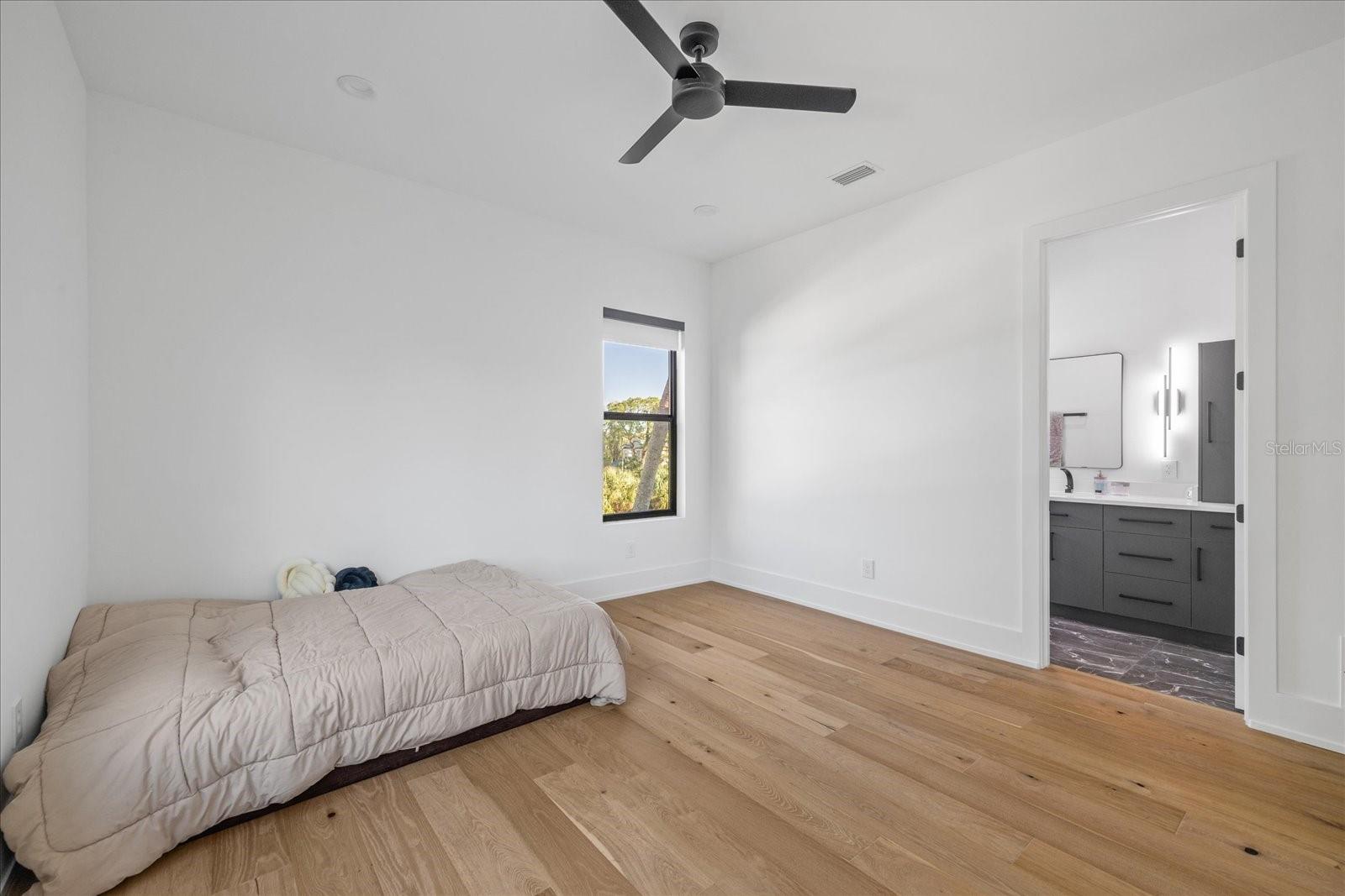 HENDERSON BEACH - Residential