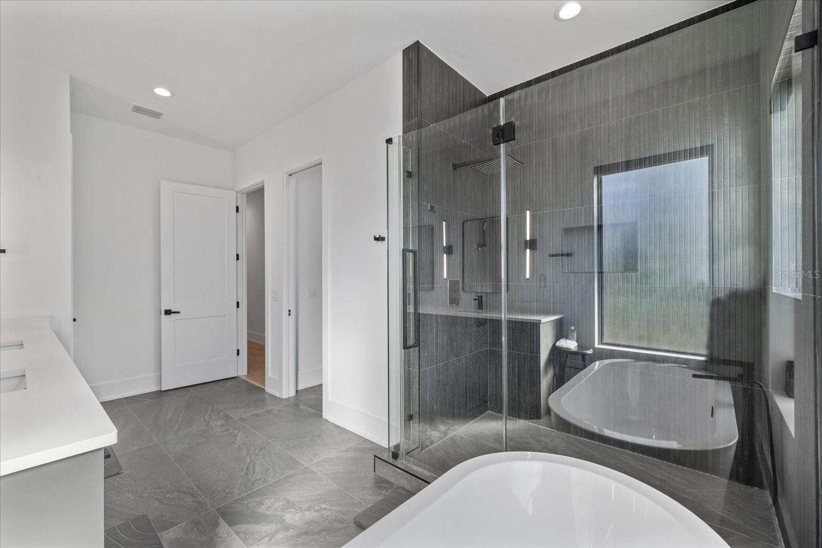 HENDERSON BEACH - Residential